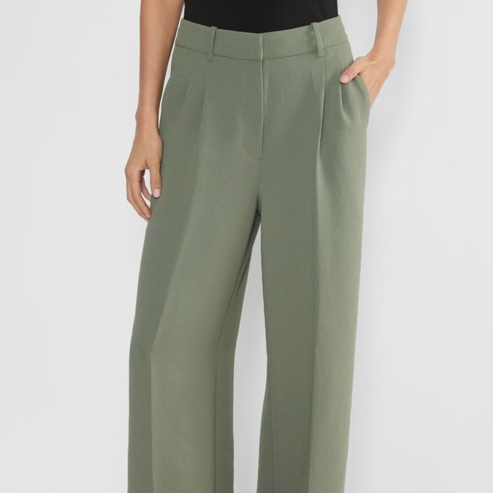 Aritzia The Effortless Pant™ Wider - Crepette in Sage